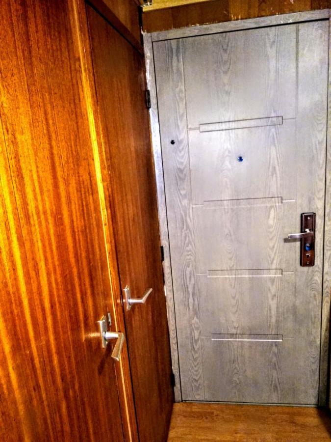 Two Rooms Rustic House - Self Check-In Bucureşti Ngoại thất bức ảnh