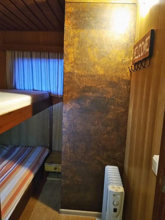 Two Rooms Rustic House - Self Check-In Bucureşti Ngoại thất bức ảnh
